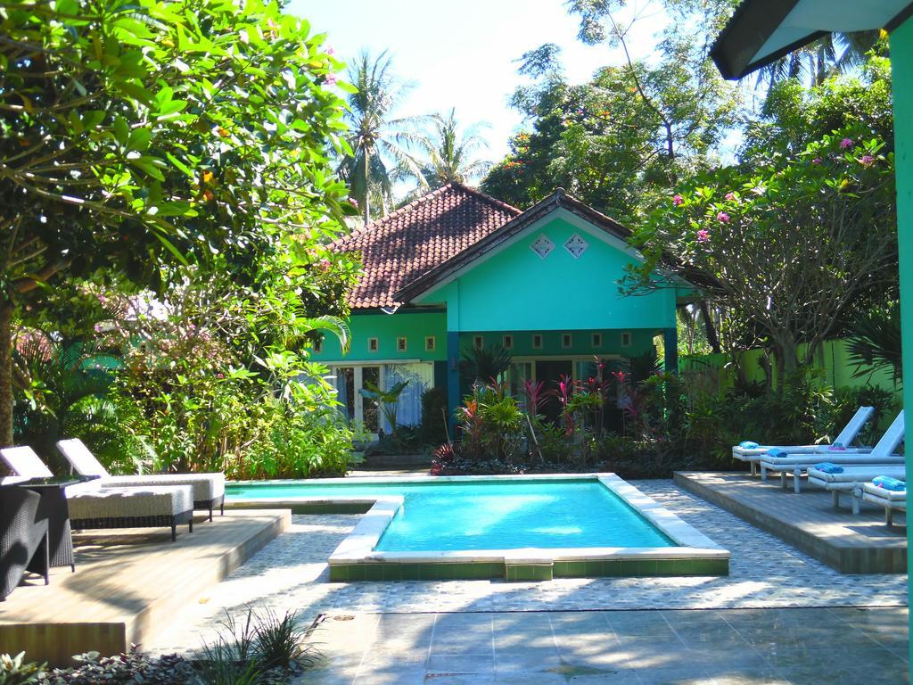 Hôtel Lazy Monkey à Senggigi Extérieur photo