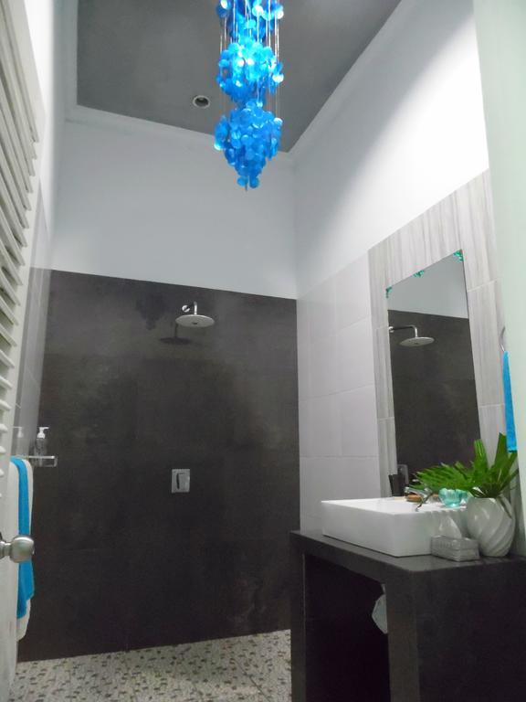 Hôtel Lazy Monkey à Senggigi Extérieur photo