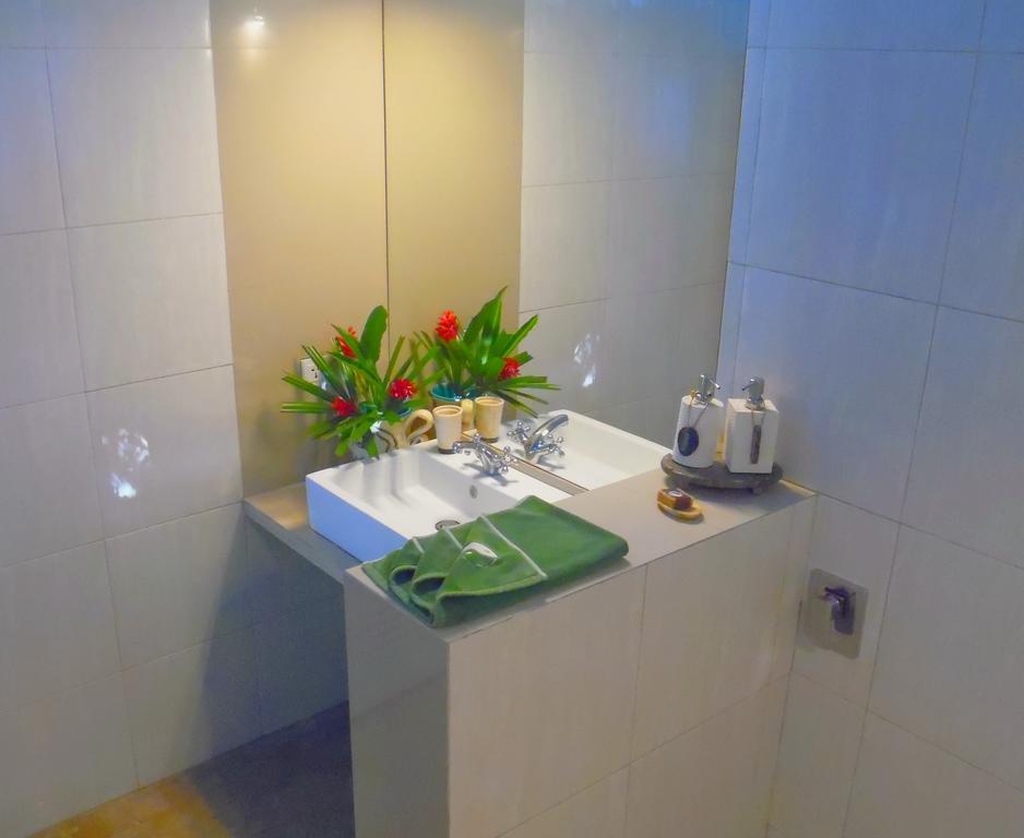 Hôtel Lazy Monkey à Senggigi Extérieur photo