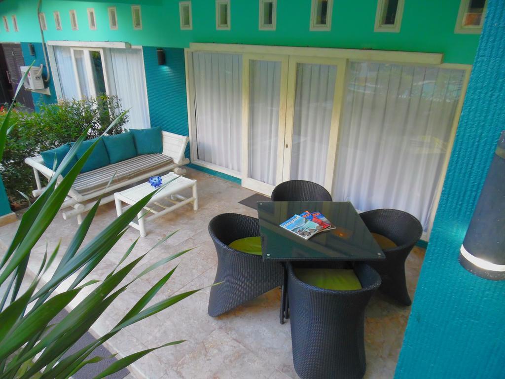 Hôtel Lazy Monkey à Senggigi Extérieur photo