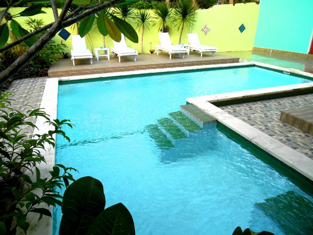 Hôtel Lazy Monkey à Senggigi Extérieur photo