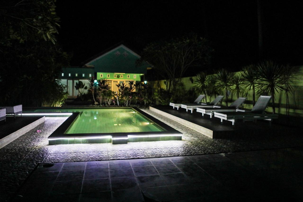 Hôtel Lazy Monkey à Senggigi Extérieur photo